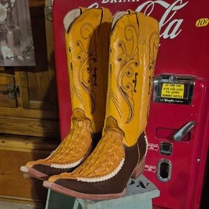 Stylish Tan and Brown Cowboy Boots